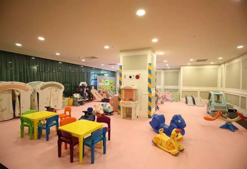 Le Midi Hotel Chitou