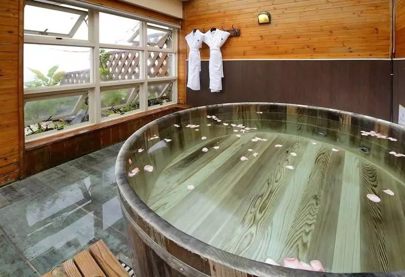 Le Midi Hotel Chitou