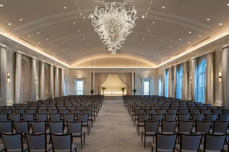 The Vinoy Resort & Golf Club, Autograph Collection