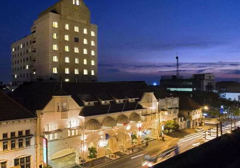 Hotel Arcadia Surabaya By Horison