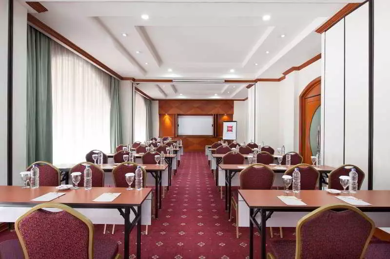 Hotel Arcadia Surabaya By Horison