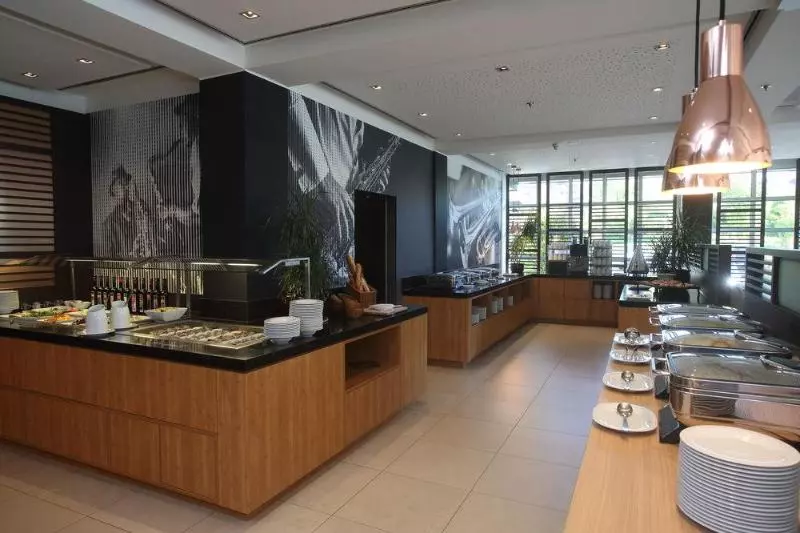 호텔 Courtyard By Marriott Wiesbaden Nordenstadt