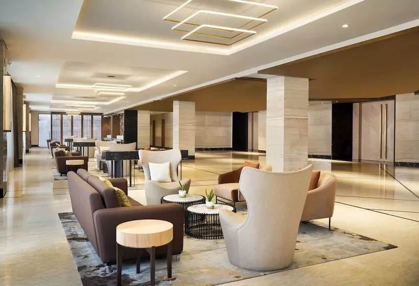 Mangkuluhur Artotel Suites