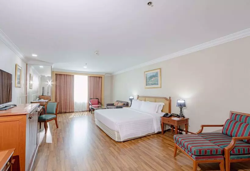 Golden Tulip Sovereign Hotel Bangkok