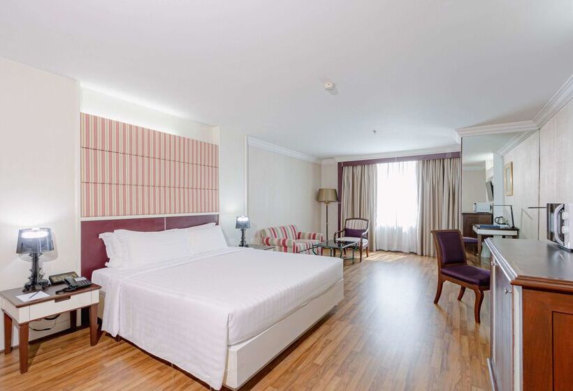 Golden Tulip Sovereign Hotel Bangkok