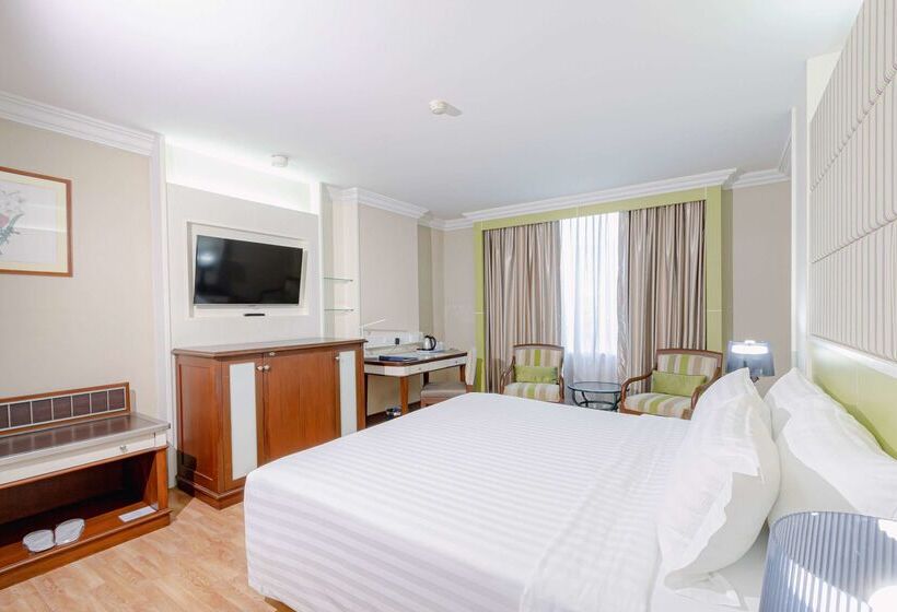 Golden Tulip Sovereign Hotel Bangkok