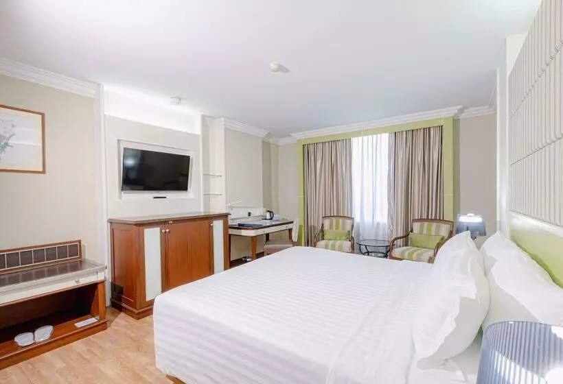Golden Tulip Sovereign Hotel Bangkok