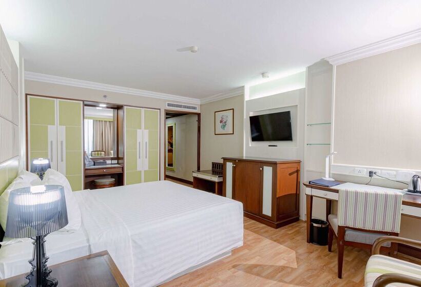 Golden Tulip Sovereign Hotel Bangkok