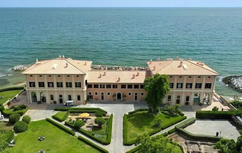 La Posta Vecchia Hotel