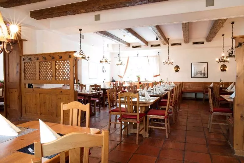 Отель Muenchen  Markt Schwaben Georgenhof