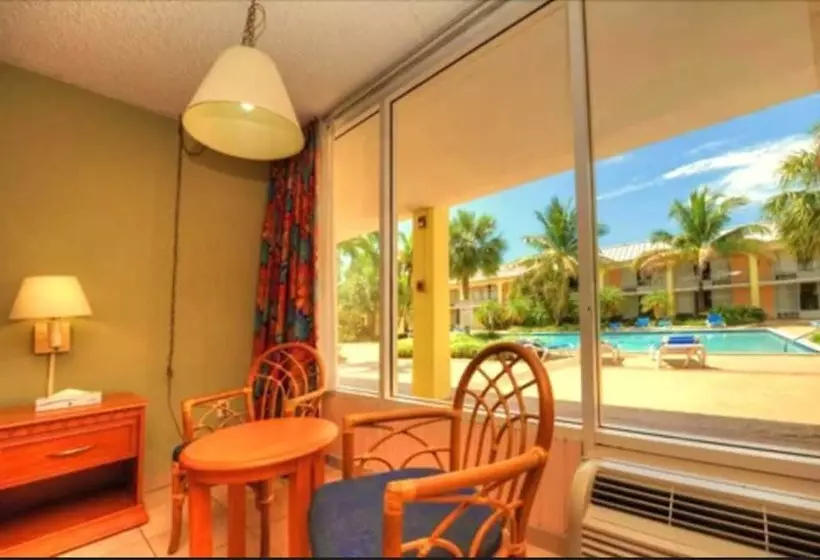 هتل Royal Islander