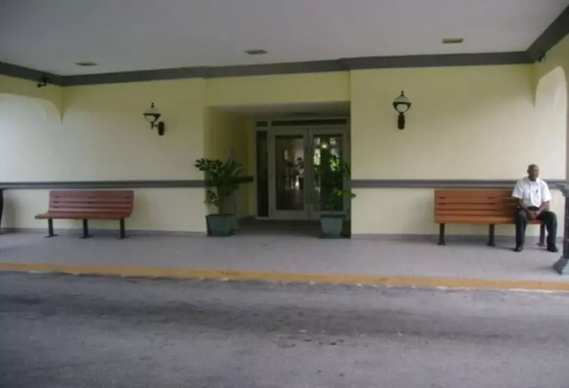 هتل Royal Islander