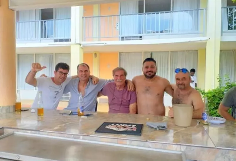 هتل Royal Islander