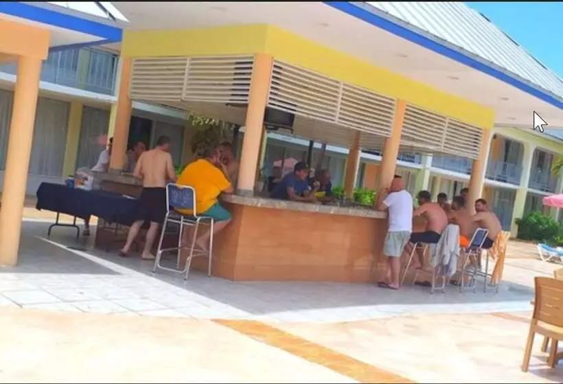 هتل Royal Islander