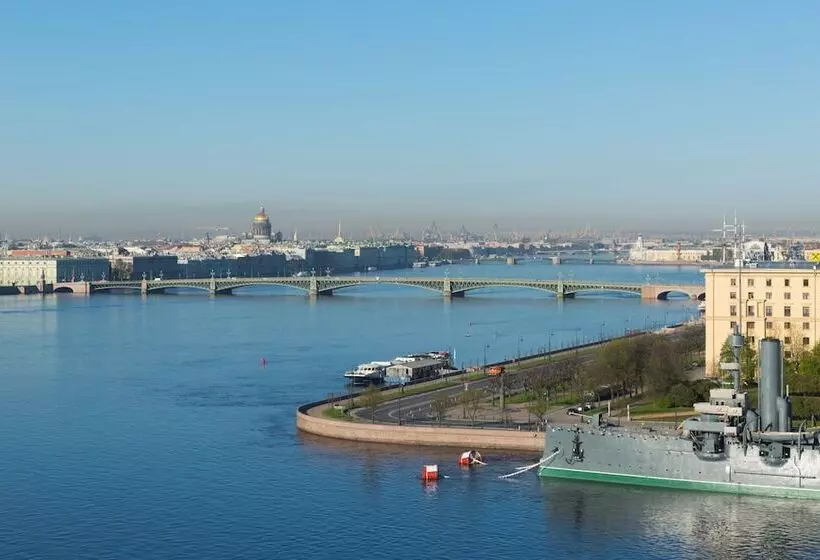 فندق Saint Petersburg