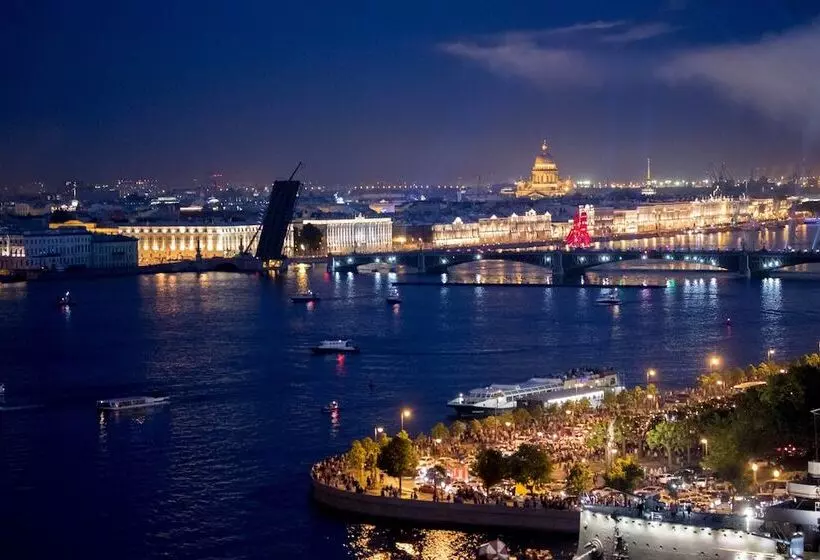 فندق Saint Petersburg