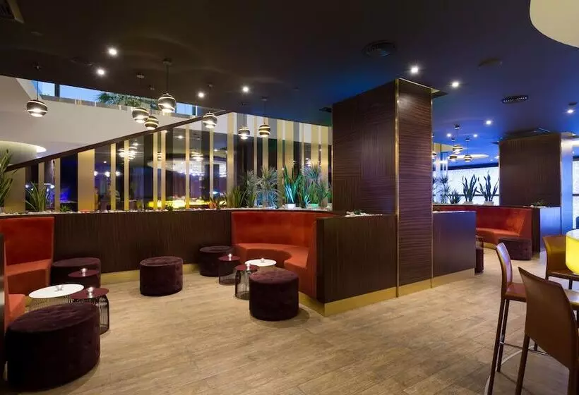 فندق Saint Petersburg