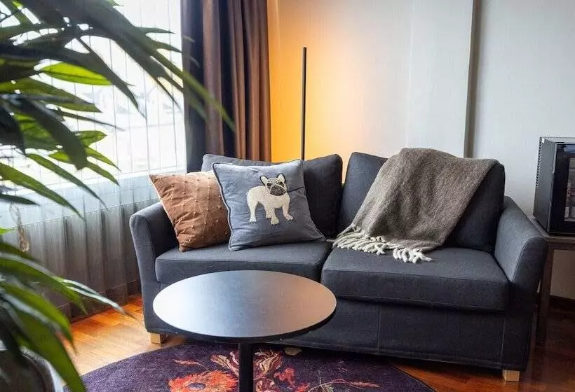 Hotelli Villa Foresta