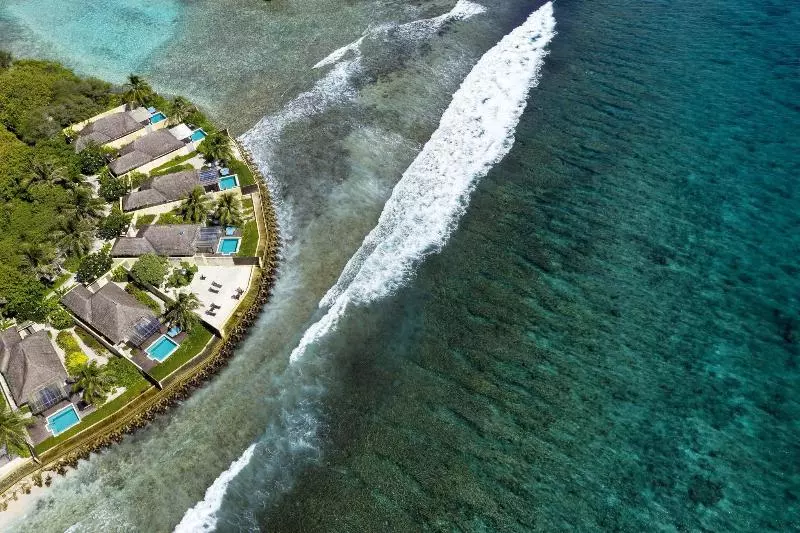 Sheraton Maldives Full Moon Resort & Spa