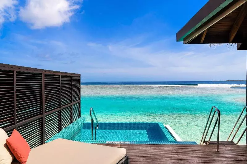 Sheraton Maldives Full Moon Resort & Spa