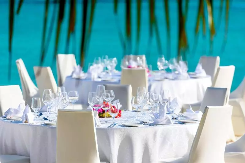 Sheraton Maldives Full Moon Resort & Spa