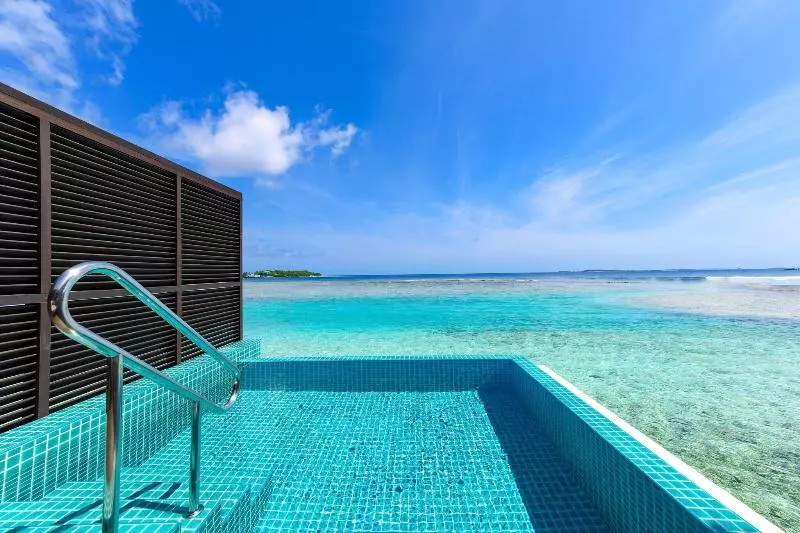 Sheraton Maldives Full Moon Resort & Spa