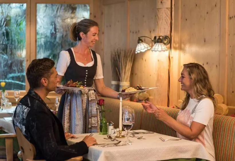 ホテル Tyrol Am Haldensee