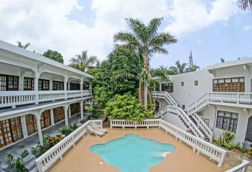 استراحتگاه Pure Oasis