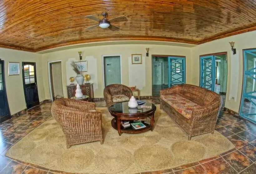 استراحتگاه Pure Oasis