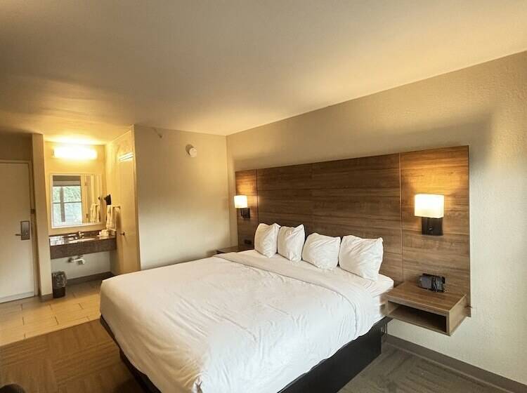 Отель Baymont By Wyndham Lake Park Valdosta I75