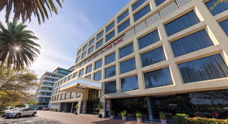 Отель Bayview On The Park