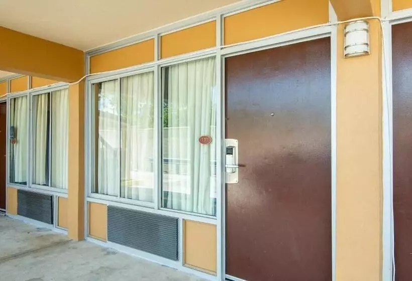 هتل Belair Orlando Near Florida Mall