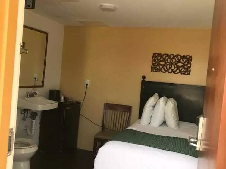 هتل Belair Orlando Near Florida Mall