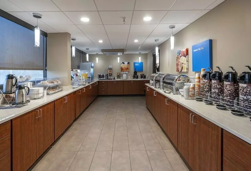 酒店 Comfort Inn & Suites At Copeland Tower