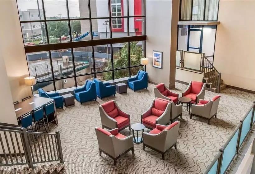 酒店 Comfort Inn & Suites At Copeland Tower