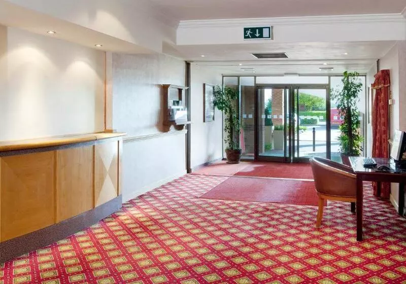 Отель Holiday Inn Northampton West M1 Junc 16, An Ihg