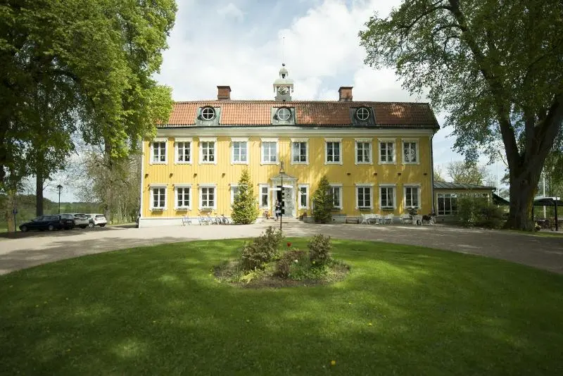 هتل Knistad Herrgård