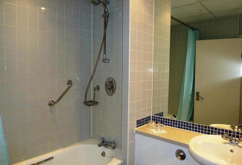 فندق Lodge At Leeming Bar