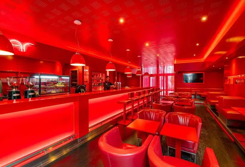 هتل NH Prague City