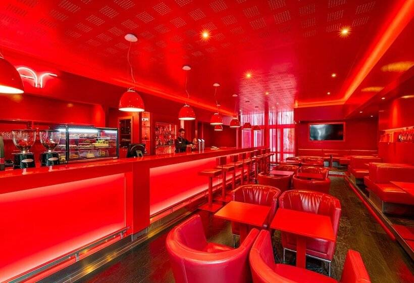 هتل NH Prague City