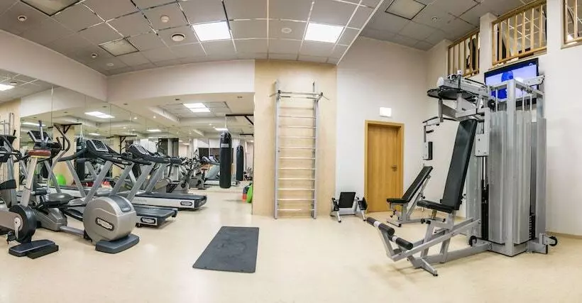 هتل NH Prague City