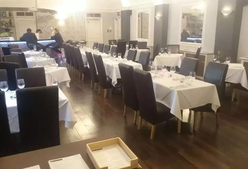 酒店 The Angel Posting House & Livery