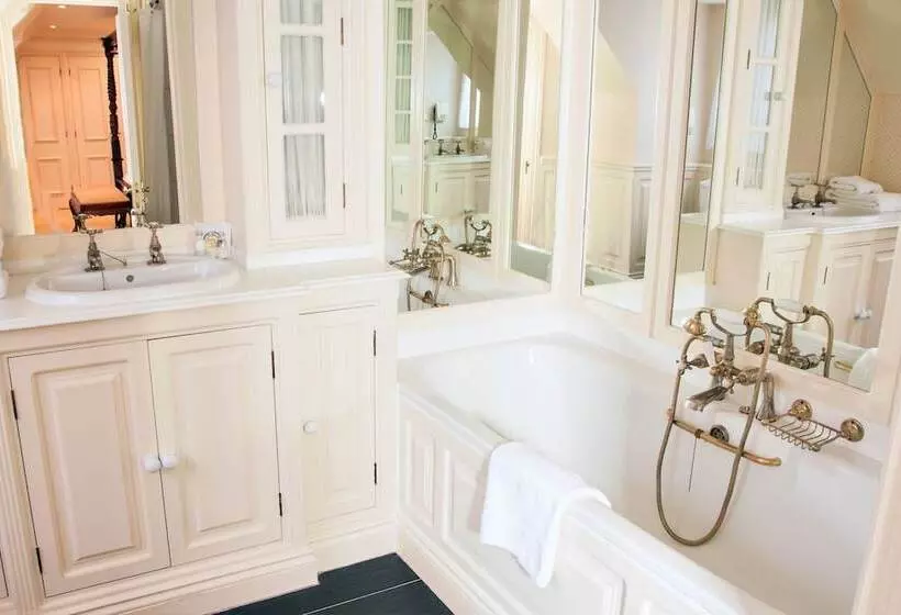 酒店 The Angel Posting House & Livery