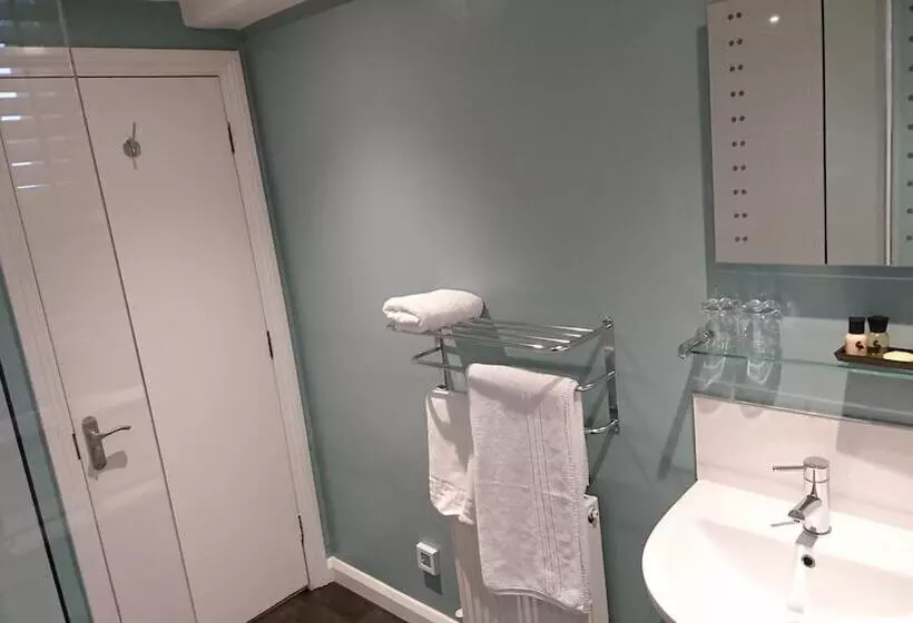 酒店 The Angel Posting House & Livery