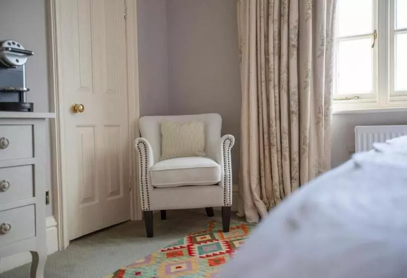 The George Hotel And Beach Club