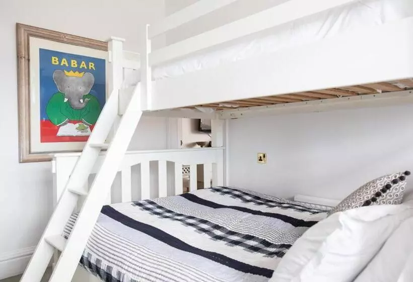 The George Hotel And Beach Club