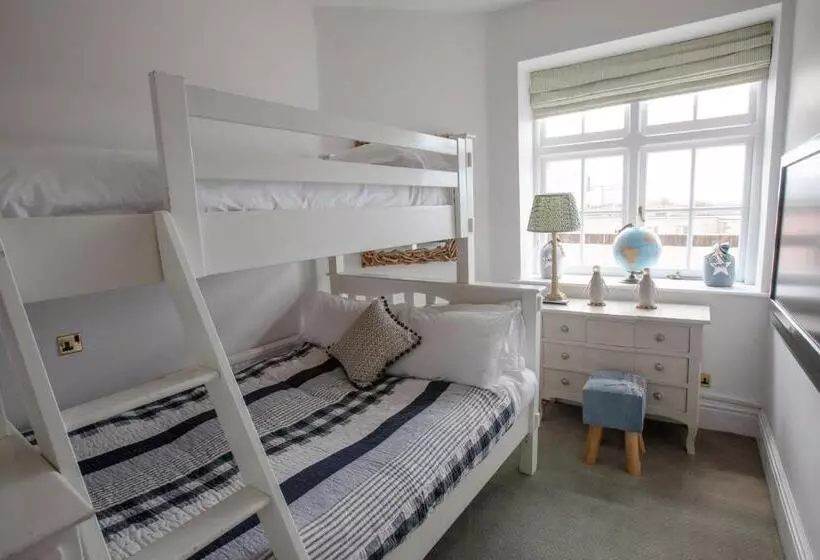 The George Hotel And Beach Club