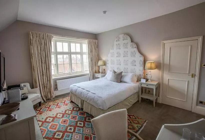 The George Hotel And Beach Club