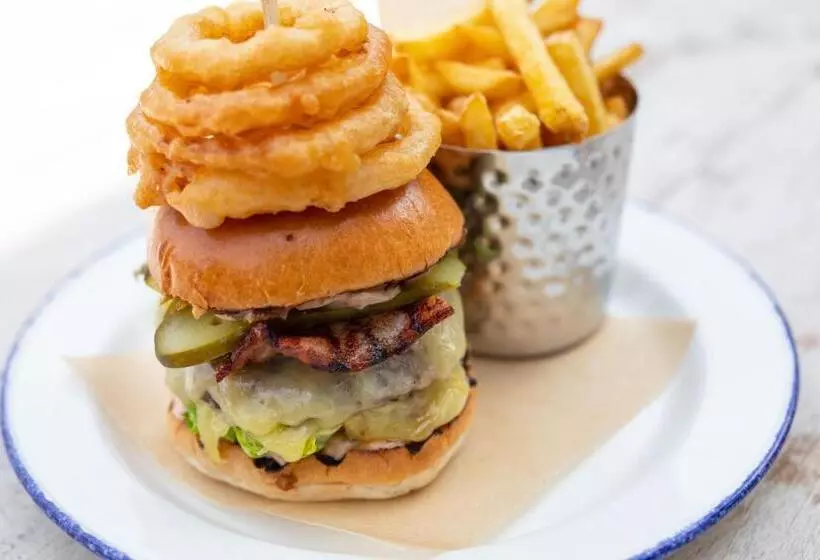 The George Hotel And Beach Club