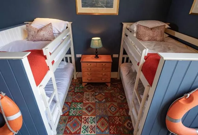 The George Hotel And Beach Club